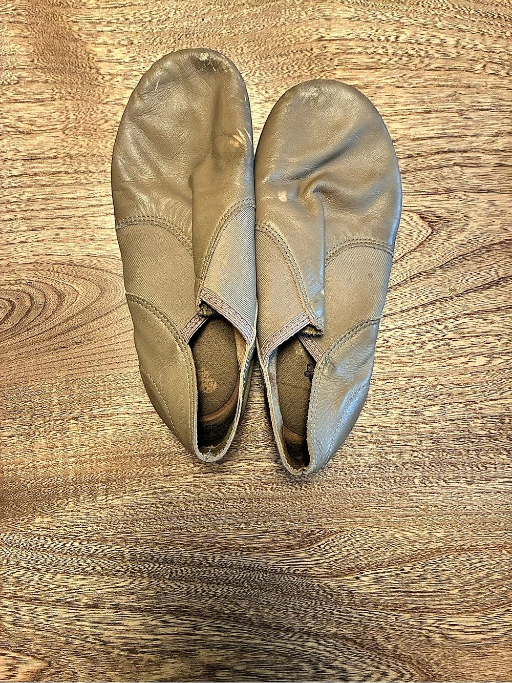 Capezio Tan Jazz Shoes size 6.5